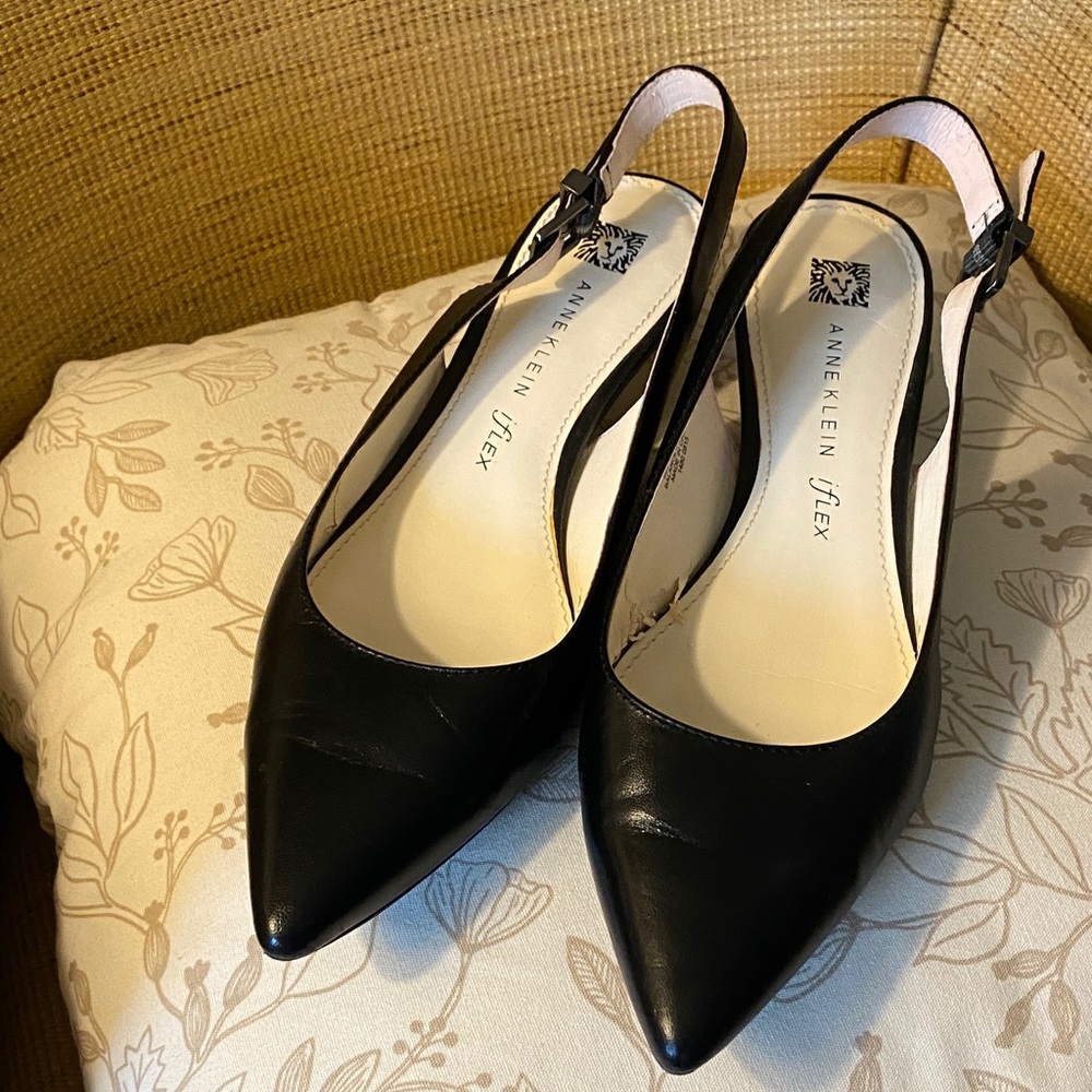 Black Pointed Toe Sling back Kitten heels